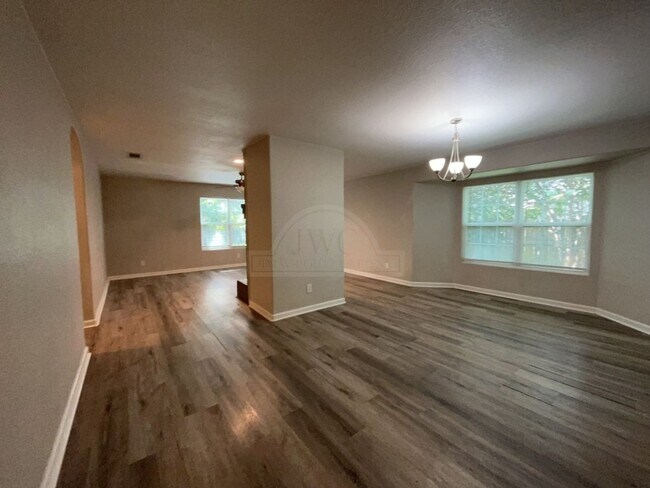 Building Photo - 1708 Goode Dr