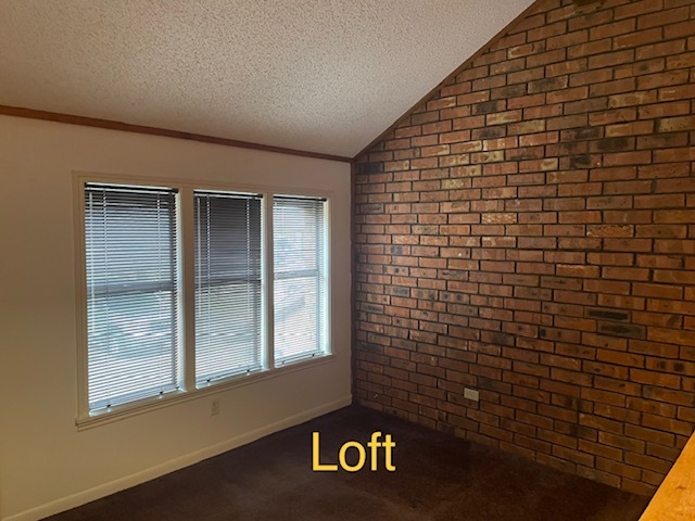 loft - 931 Retreat St E