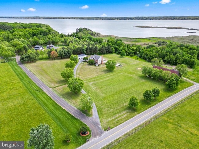 Foto del edificio - 5100 Williams Wharf Rd