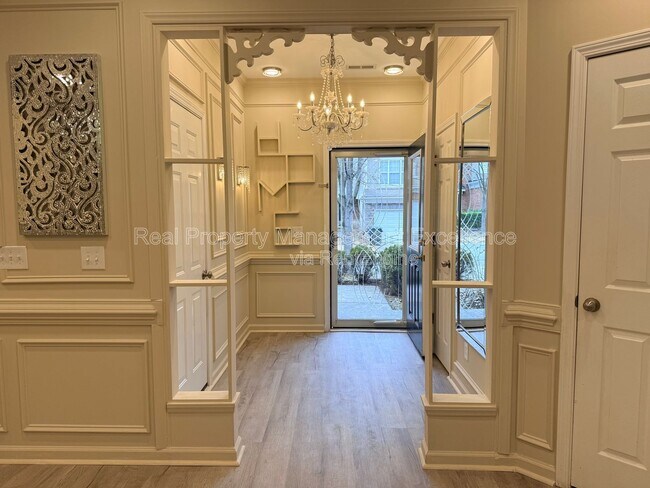 Foto del edificio - 4245 Camden Woods Ct