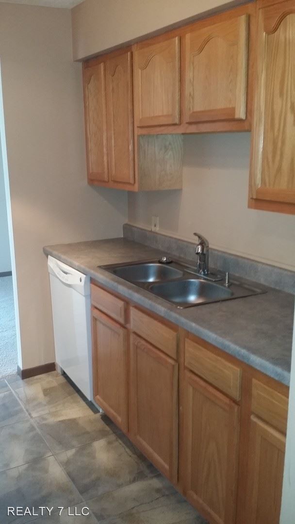 Foto del edificio - 1667 Cedarwood Dr