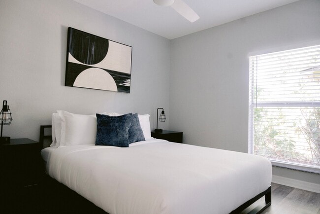 Photo - 2616 S Crystal Lake Dr Apartment