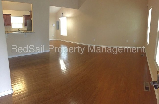 Building Photo - 1426 Des Moines Ave