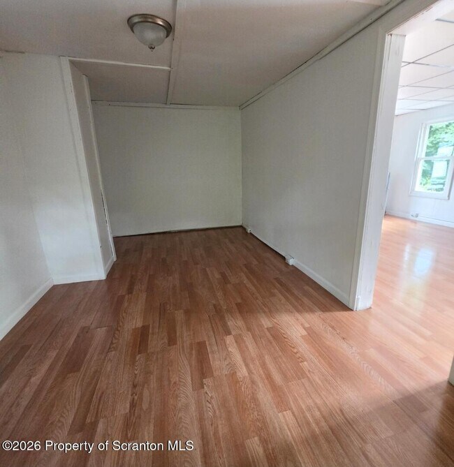 Foto del edificio - 1024 S Webster Ave
