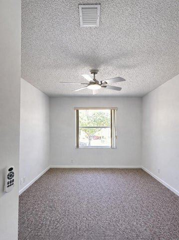Foto del edificio - 703 Crosswinds Dr
