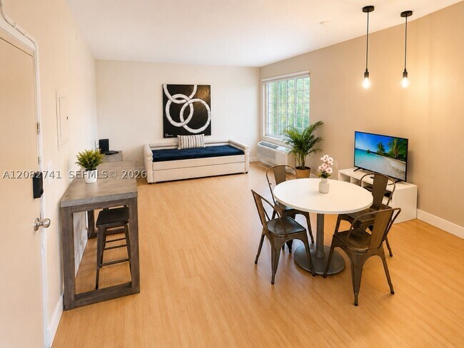 Foto del edificio - 3025 Indian Creek Dr