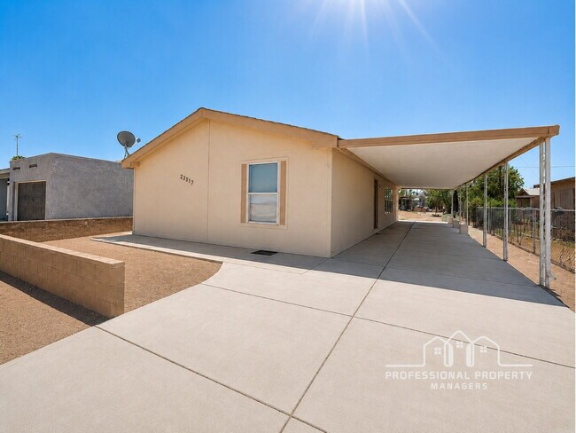 Foto del edificio - 3-bedroom, 2-bathroom home in West Wellton