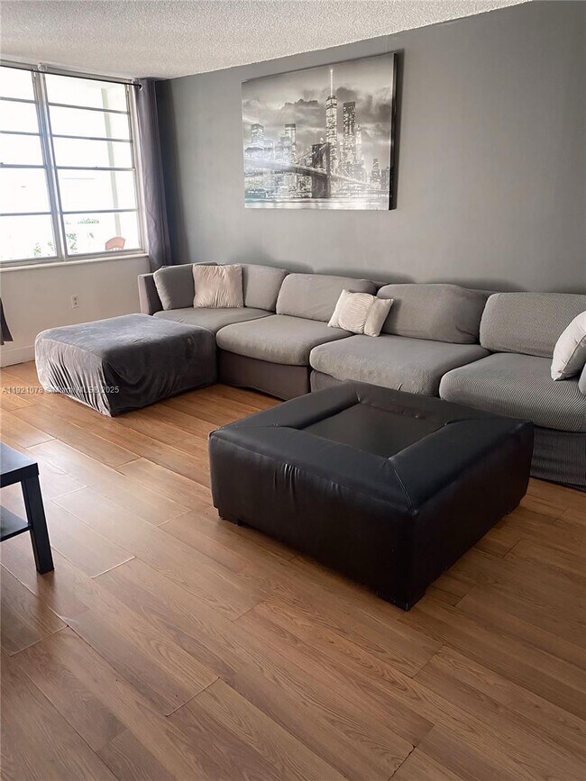 Foto del edificio - 1732 Meridian Ave