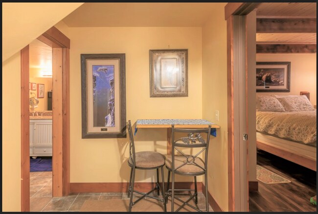 Common area between bedroom and bath - 3000 Big Mountain Rd