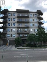 Building Photo - 435-435 Colborne St