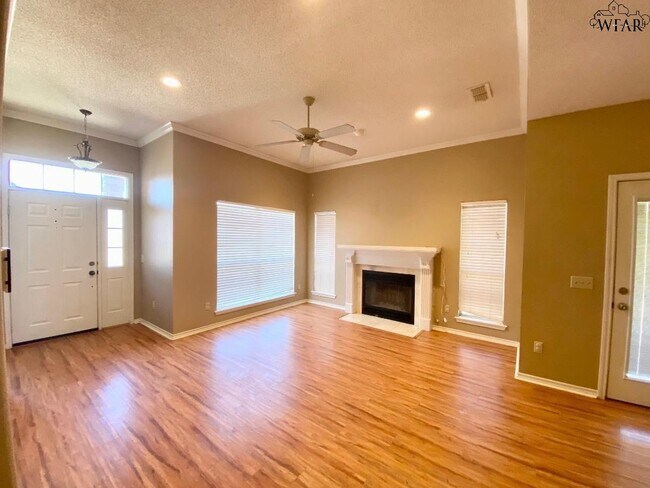 Foto del edificio - 6025 Oakmont Dr