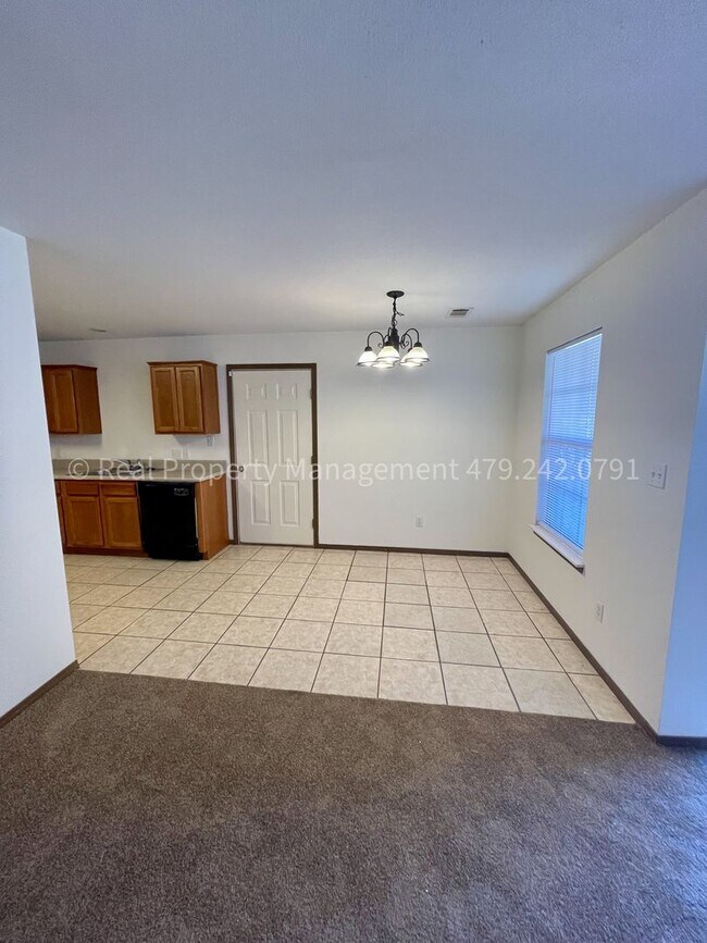 Foto del edificio - 1200 Fianna Pl Ct
