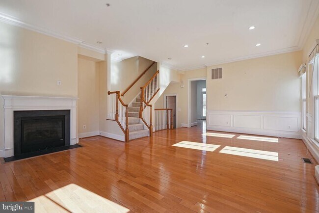 Building Photo - 1701 Potomac Greens Dr