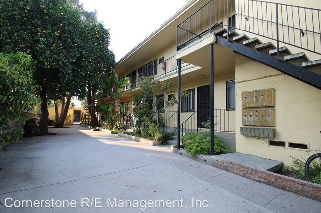 Building Photo - 831 N El Molino Ave