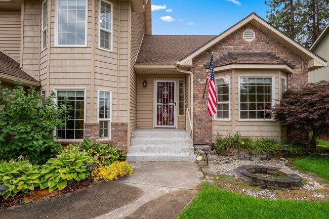 Building Photo - Spacious 5 Bed 3 Bath Home north Spokane with tons to offer
