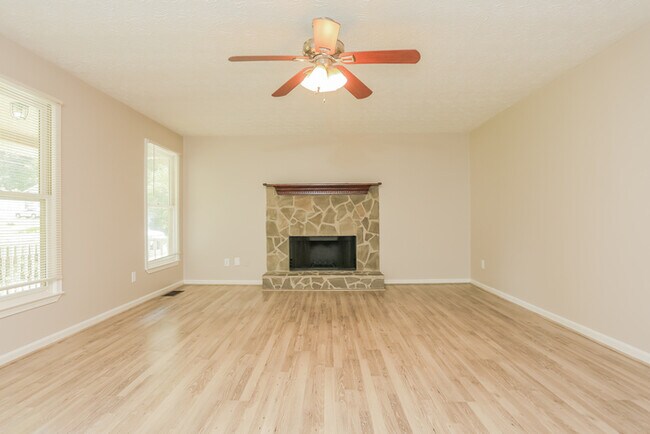 Foto del edificio - 525 Knollwood Dr