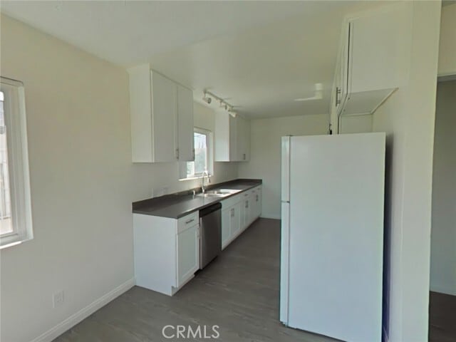 Building Photo - 5840 Hazeltine Ave