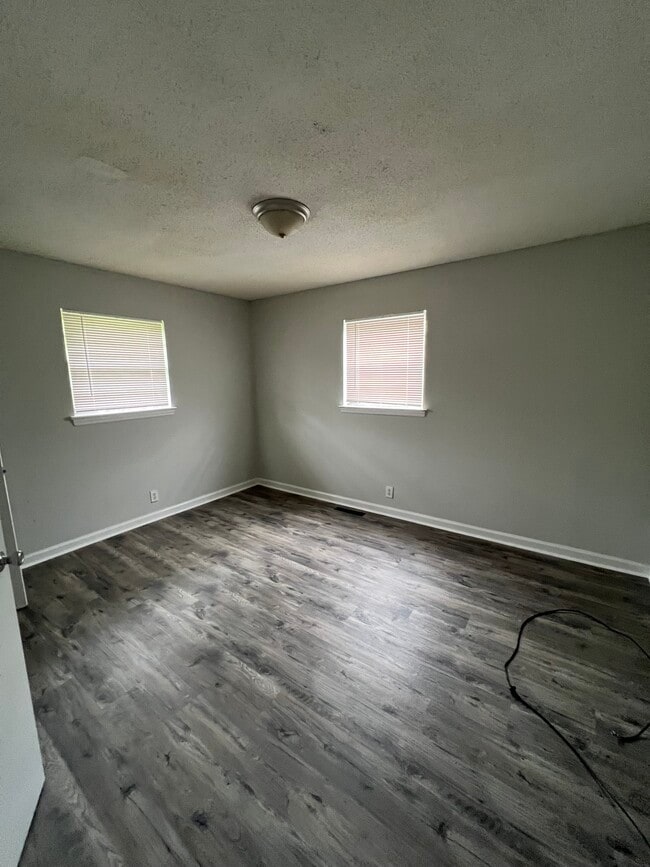 Building Photo - 1414 Carousel Rd
