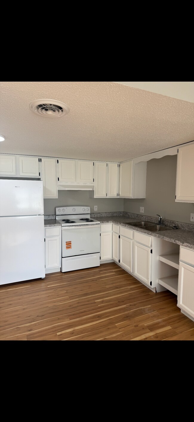 Foto del edificio - Newly Updated 1 Bedroom, 1 Bathroom Apartment! Close to Pool!