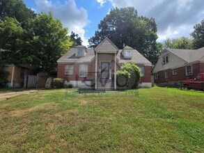 Building Photo - 26 N Holmes St