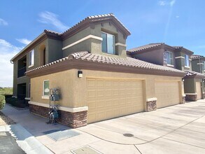 Building Photo - 6868 Sky Pointe Dr
