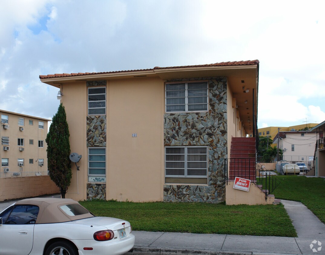 Primary Photo - 131 SW 18th Ave