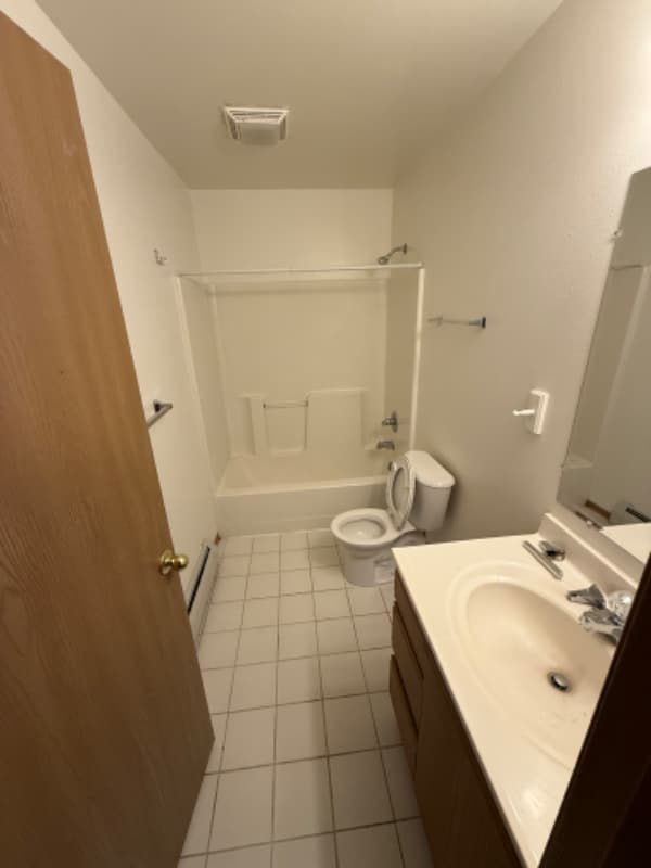 Building Photo - 600 Moccasin Cir Dr