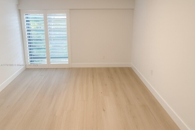 Building Photo - 575 Crandon Blvd