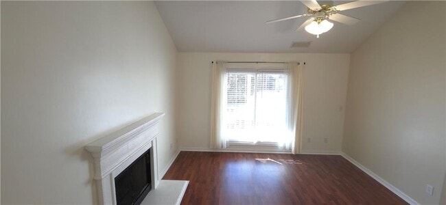 Foto del edificio - 2784 James Henry Dr