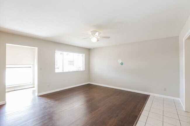 Foto del edificio - 1544 E Clover