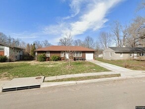 Building Photo - 8216 Ruskin Way