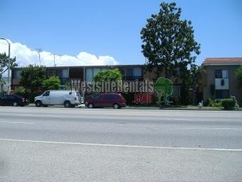 Primary Photo - 8024 Woodman Ave