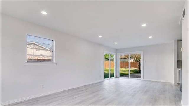 Building Photo - 8435 Birchcroft Dr