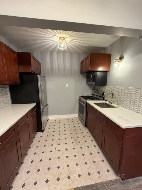 Building Photo - 5600 W National Ave