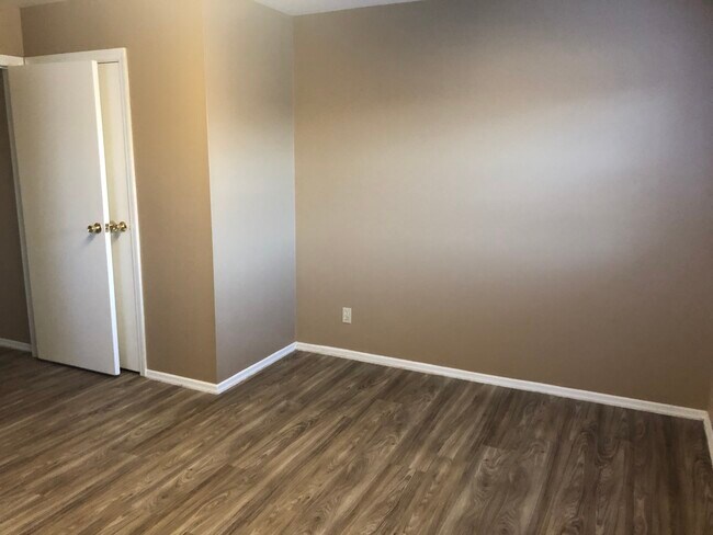 Foto del edificio - 7303-7303 Dayton Springfield Rd