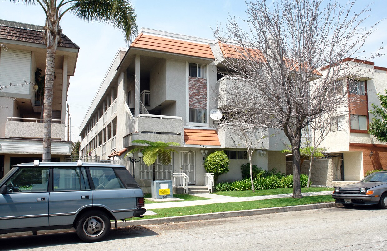 Building Photo - 1055 Spazier Ave