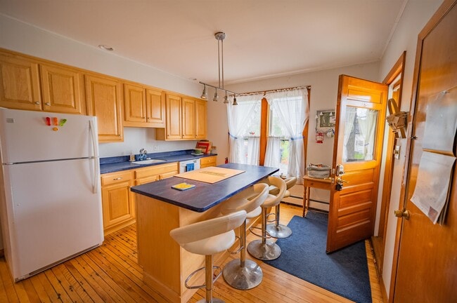 Building Photo - 18 Eastern Ave