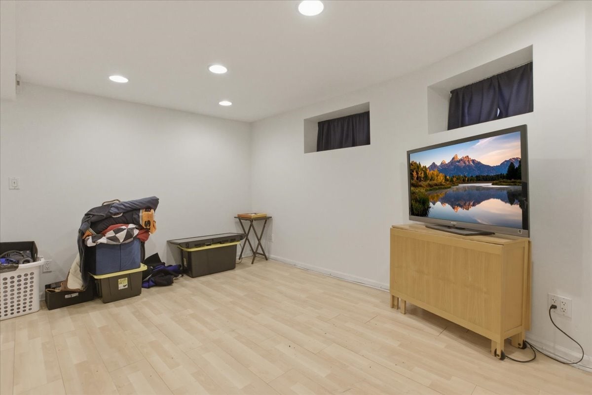 3716 North Wayne-G - 3716 North Wayne-G