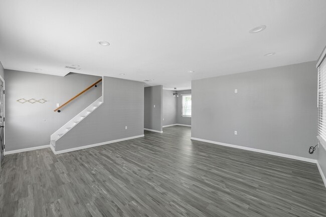 Building Photo - 7323 Farnsworth St