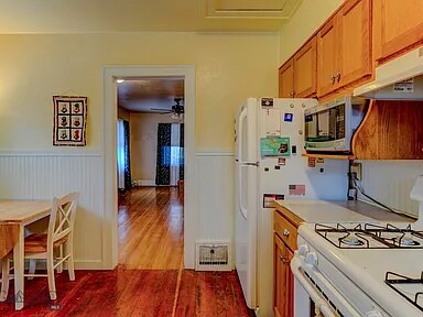 Foto del edificio - 810 W Lewis St