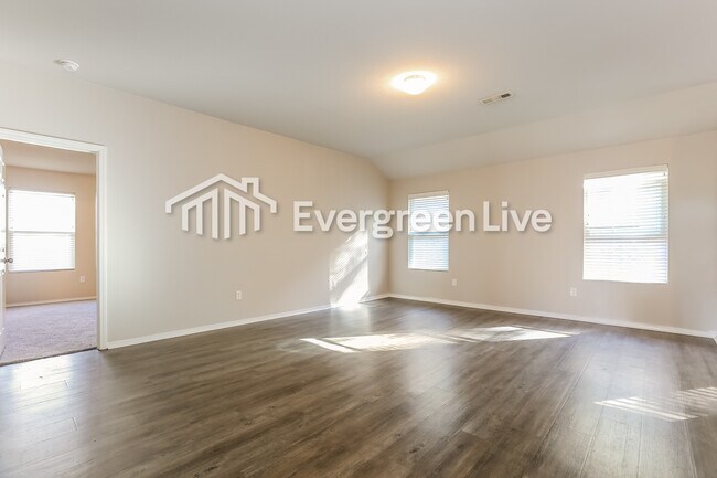 Building Photo - 12 Spring Ridge Lane