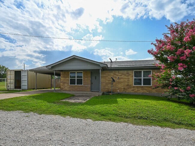 Foto del edificio - Charming Country Home 2 Bed 1.5 Bath