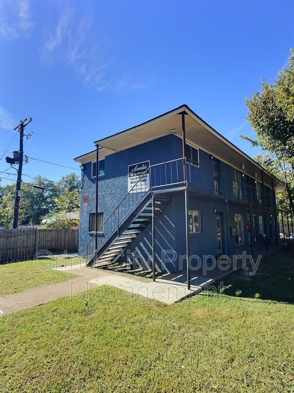 Photo - 1431 Latham St Apartment