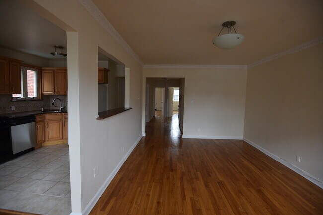 Living Room & hallway - 2317 28th St