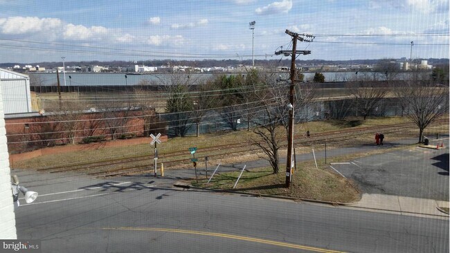Foto del edificio - 402 Bashford Ln