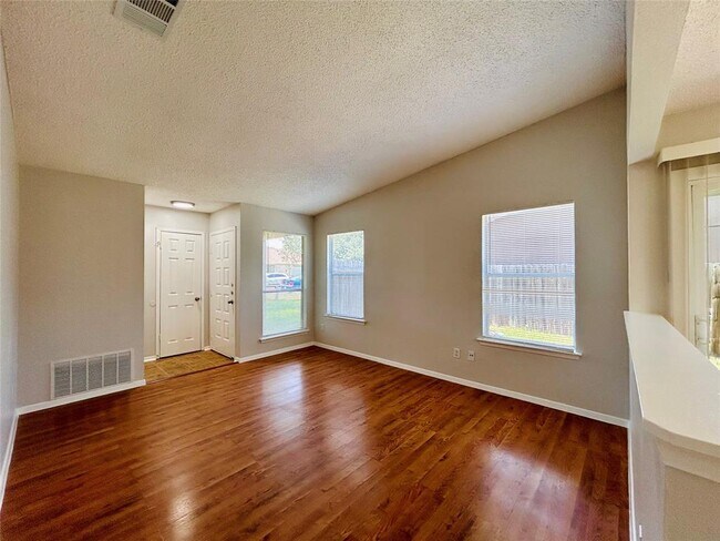 Foto del edificio - 12211 Dundee Dr