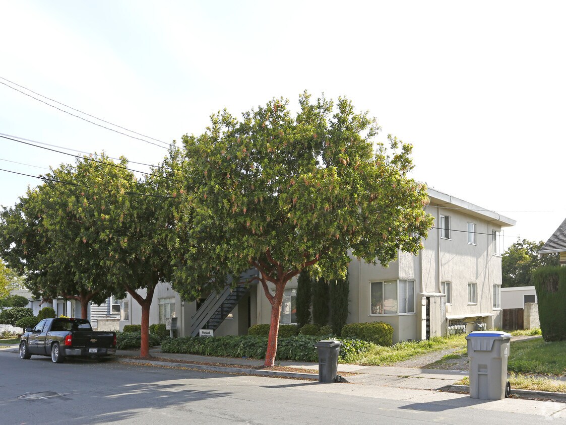 Building Photo - Garland Apartments