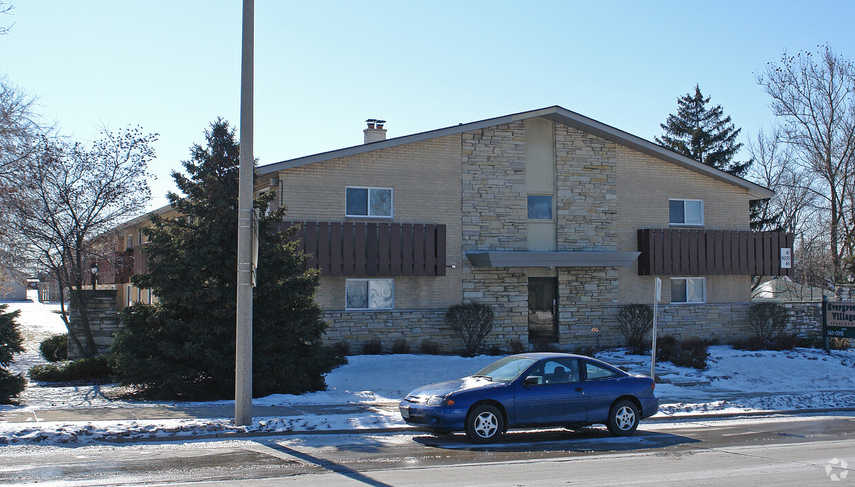 Primary Photo - Evergreen Village Apartments