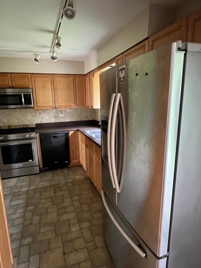 Foto del edificio - 6536 Ridge Rd