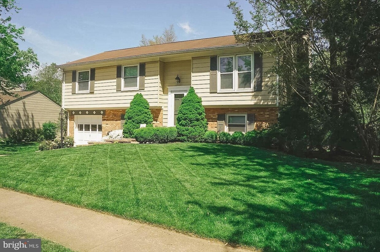 4512 Lantern Pl, Alexandria, VA 22306 House Rental in Alexandria, VA